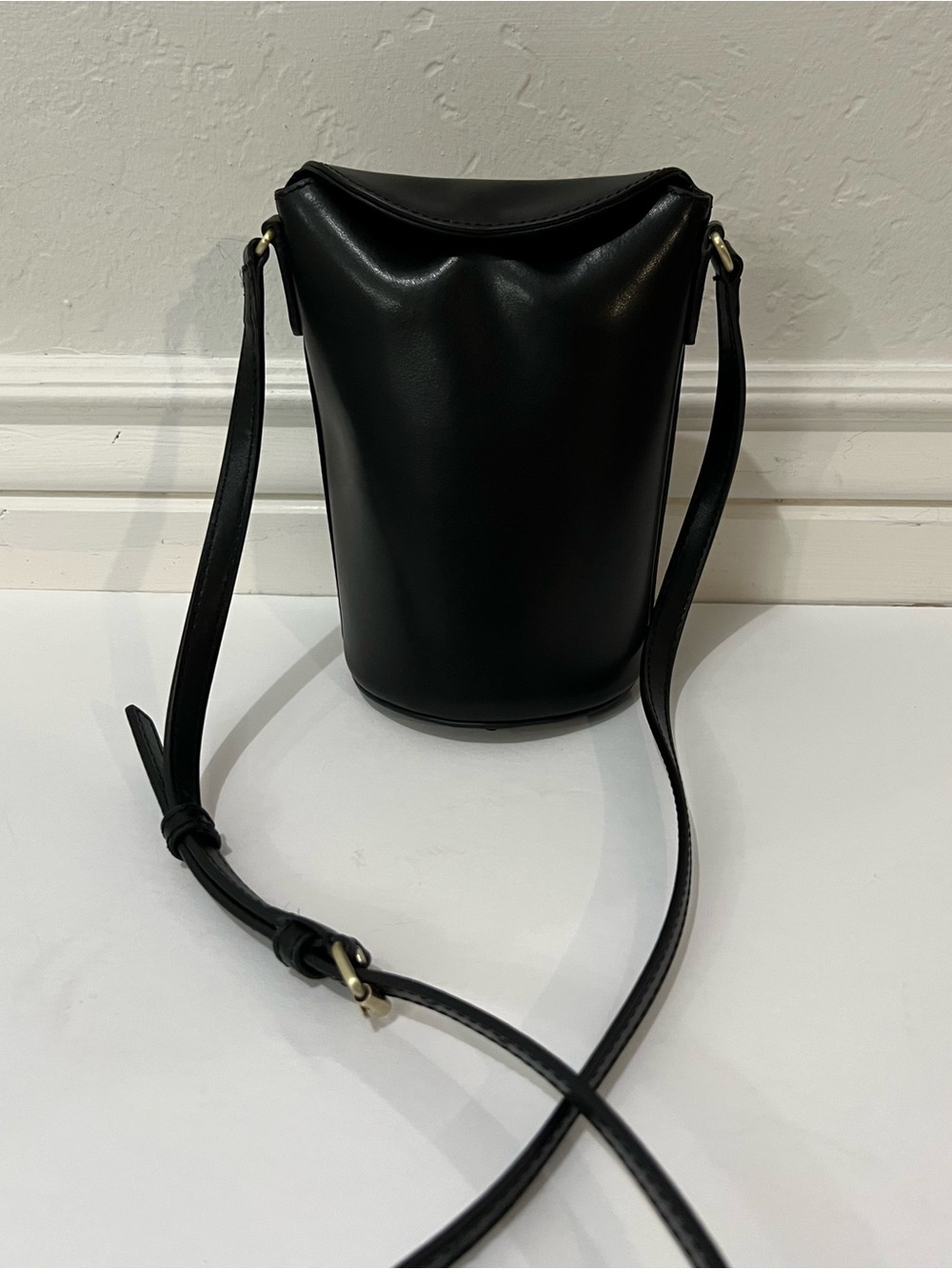 J.Jill Leather Small Bucket crossbody Bag